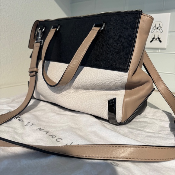 Marc By Marc Jacobs Purse - Picture 3 of 4